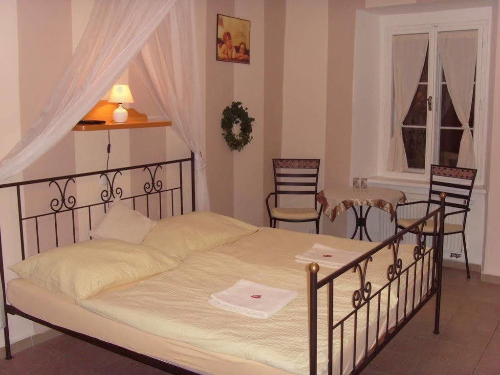 Český Krumlov Pension U Mrazku מראה חיצוני תמונה