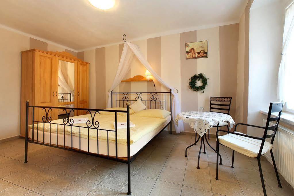 Český Krumlov Pension U Mrazku מראה חיצוני תמונה
