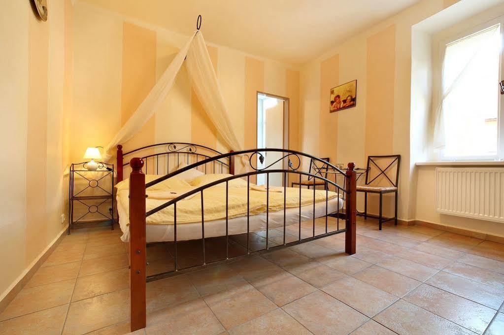 Český Krumlov Pension U Mrazku מראה חיצוני תמונה